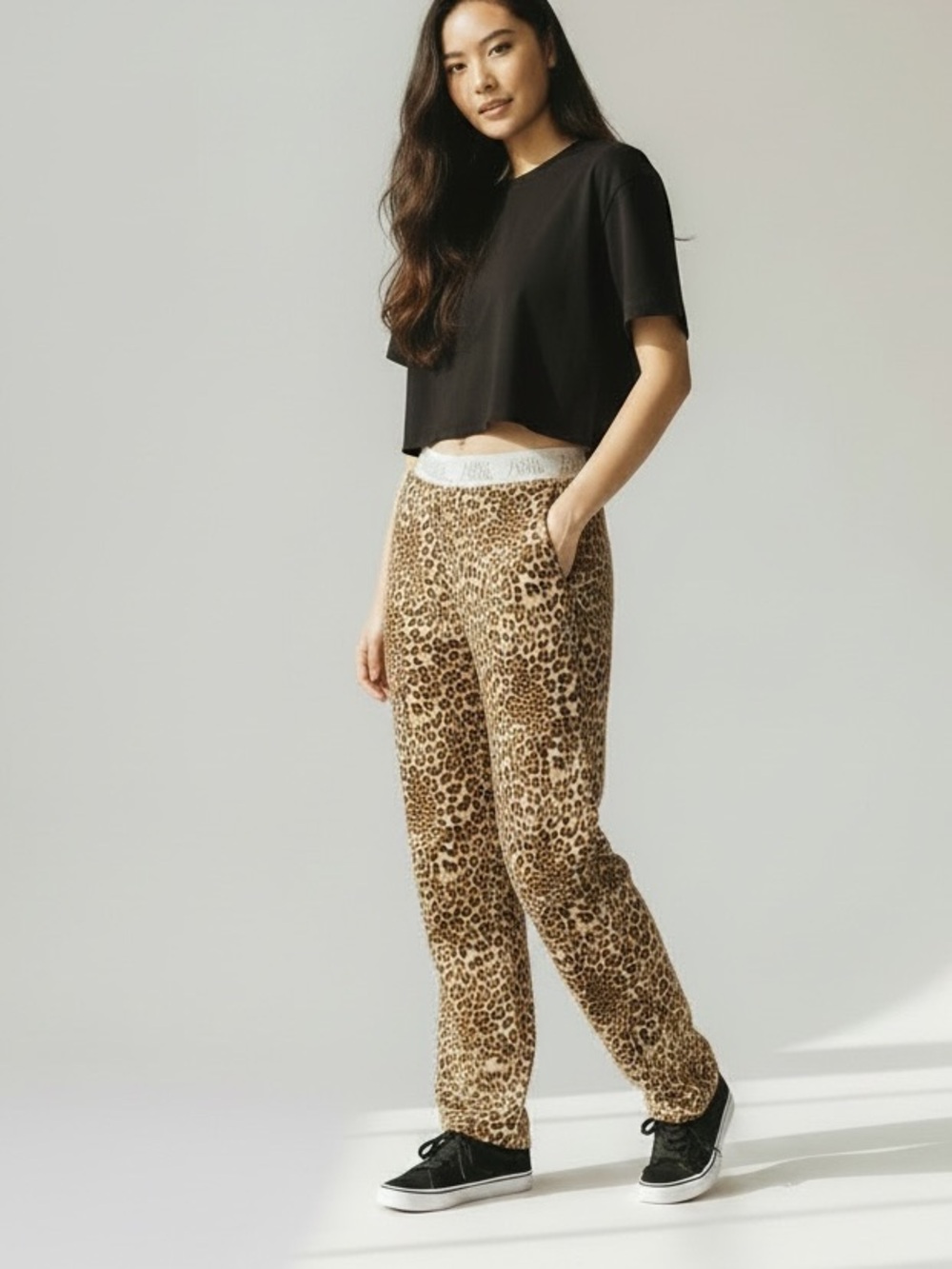 079. Leopard print pull on lounge wide leg pant in tan and brown - Picture 4 of 7
